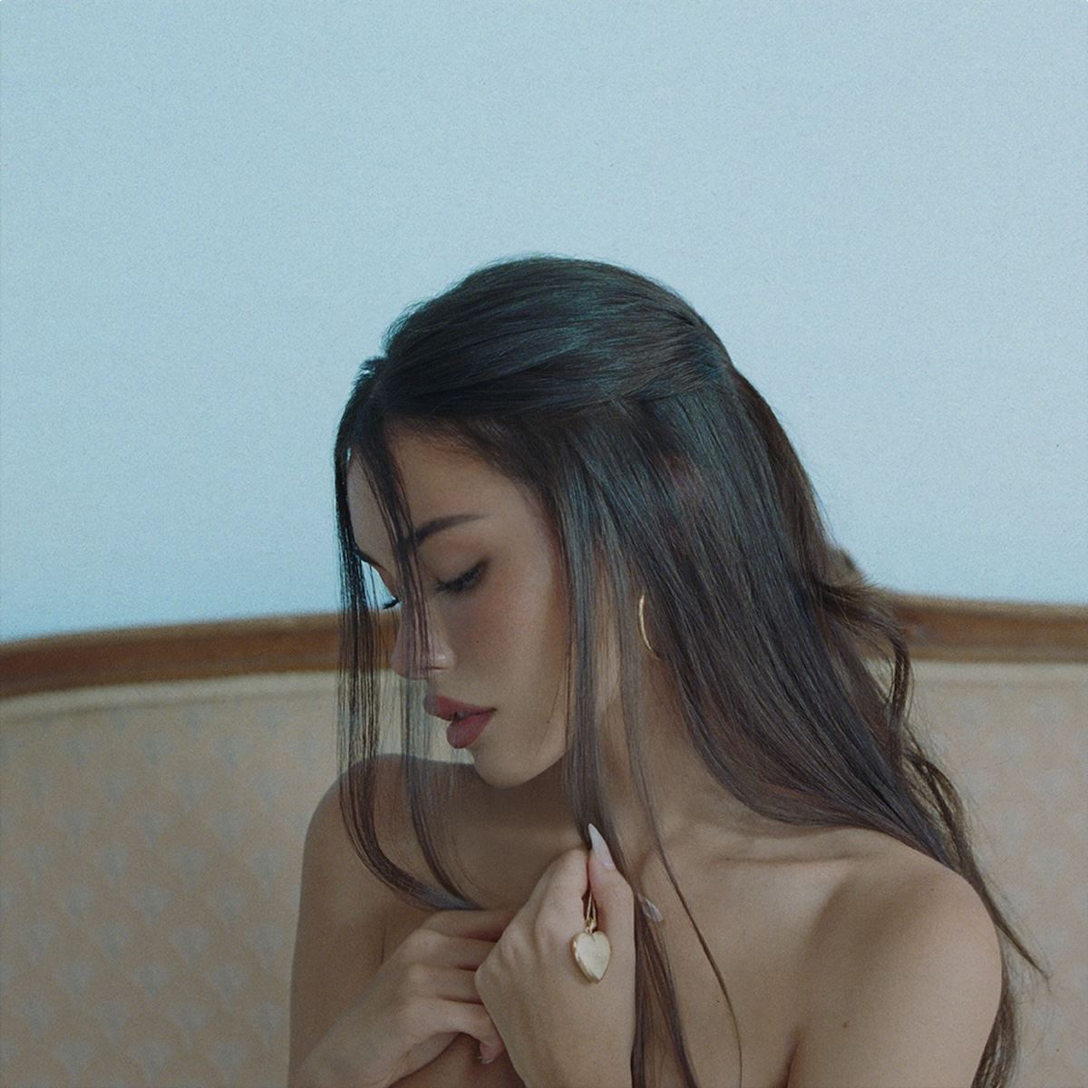 Madison Beer - Locket